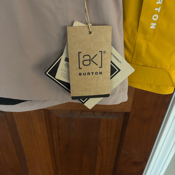 Burton Women's [ak] Kimmy Gore 2L Jacket - Goldenrod/Shadow Pink - Picture 5 of 12